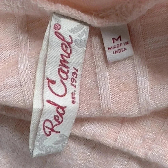 Red Camel top size medium - Picture 3 of 4